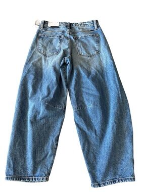 Kancan High Rise Horseshoe Jeans Distressed Barrel Leg Denim Size 5/26 NWT